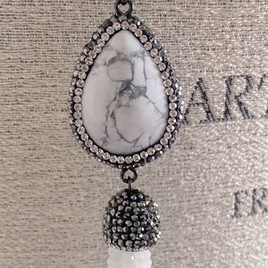 White marble pendant necklace